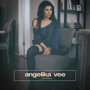 Angelika Vee 11