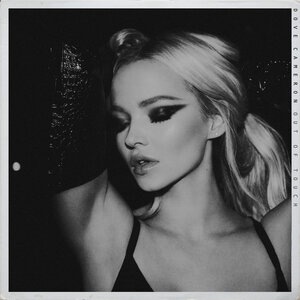 Dove Cameron 10