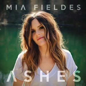 Mia Fieldes 3