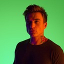 Но я не знаю где ты, прости мне это,Пусть так нелепо любить мечту