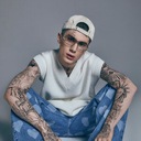 Она не любит вино