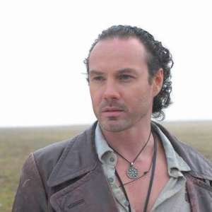 Хороводит снег с дождем