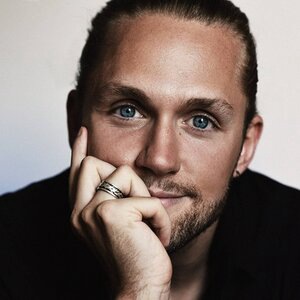 Катя, возьми телефон