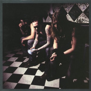 Viittä vaille vainaa