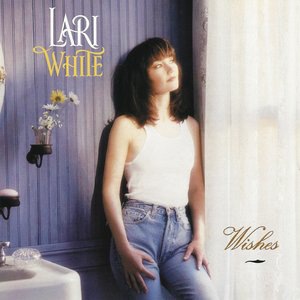 Lari White 2