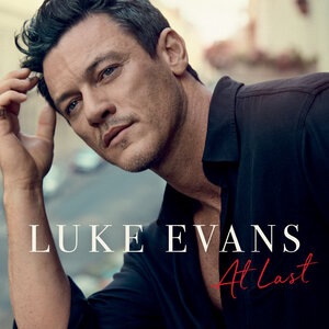 Luke Evans 4