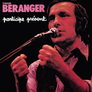 Derrière ses valises