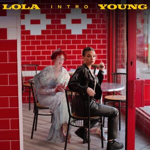 Lola Young 1