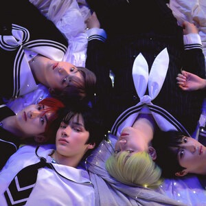 TOMORROW X TOGETHER 10