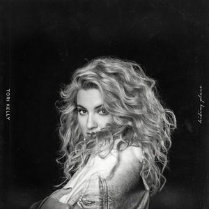 Tori Kelly 3