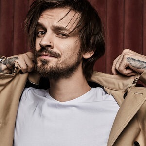 Миша Марвин 24