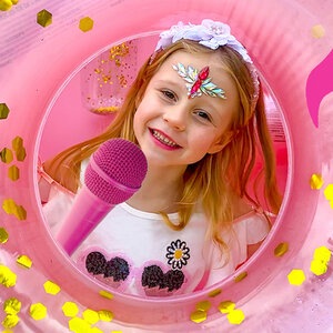 Тебя поздравит Настя