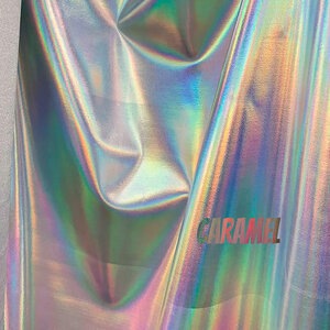 Девочка-наклейка