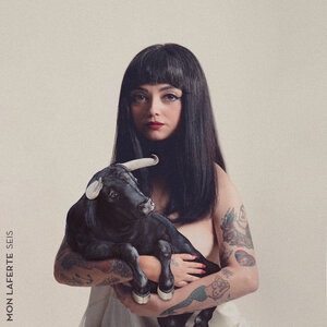 Mon Laferte 18