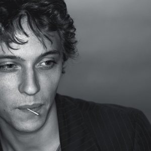 Peut-Être A-T-Il Rêvé?